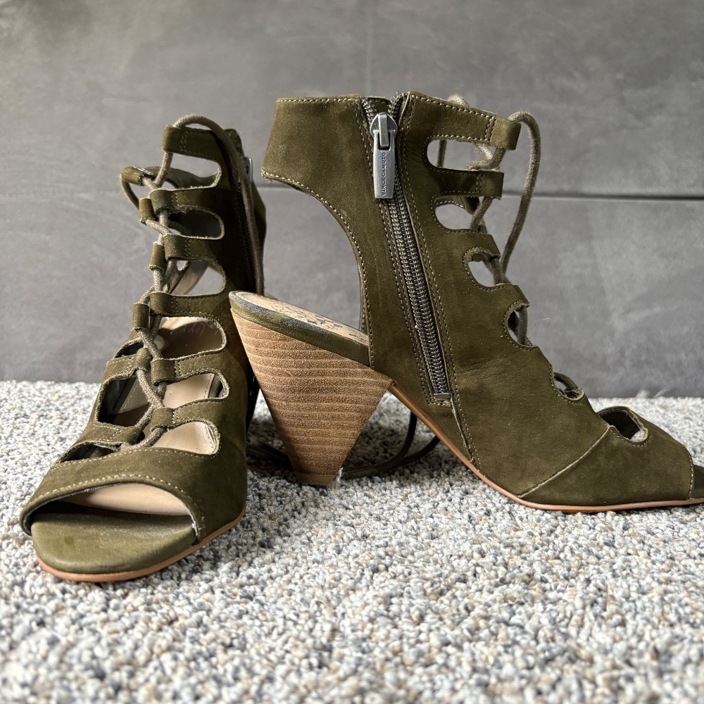 Vince Camuto Sage Green Lace Up Gladiator Sandals Women's 7M Heeled Booties